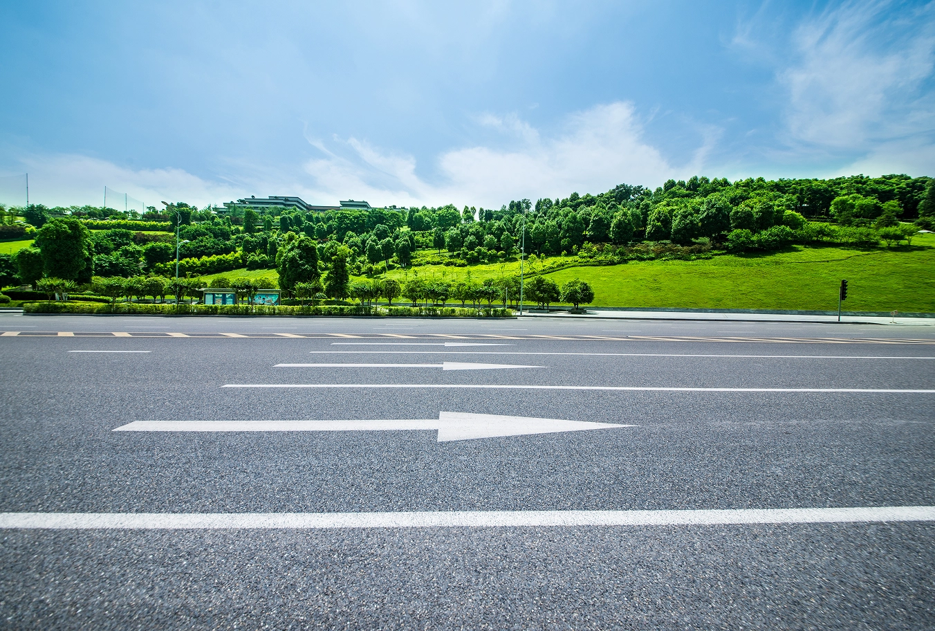 Dedicated Engineering Teams for Europe: A Predictable Model for Integration, Data & BI